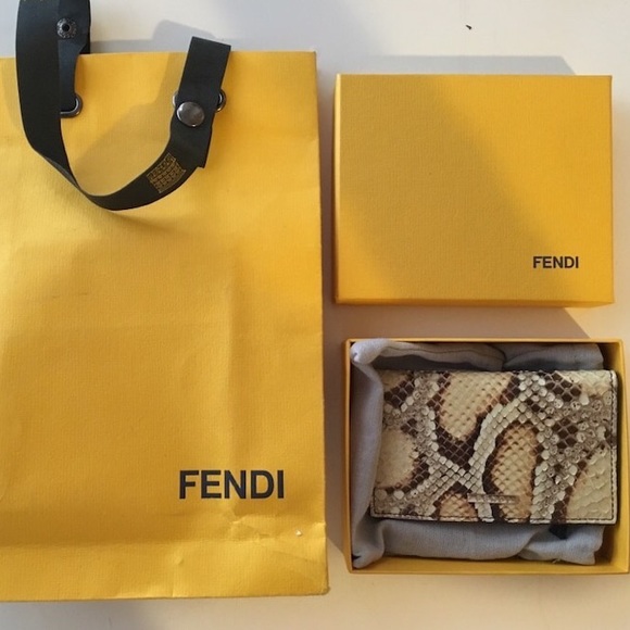 Fendi Accessories - FENDI - Gift 🎁 - Credit Card Wallet